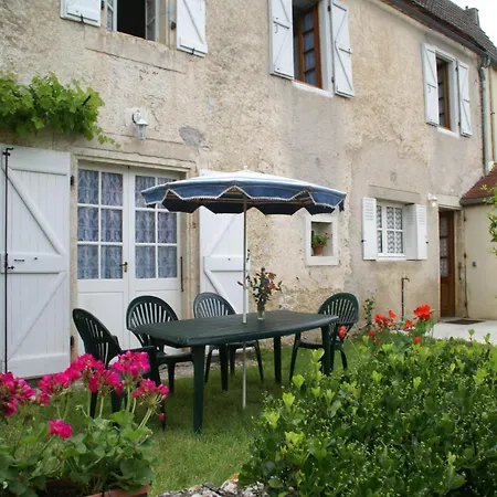 In Near Dordogne River, Cleaning Included * Montfaucon (Lot)